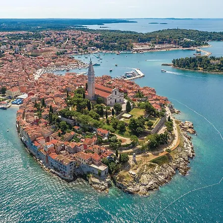 Amazing In With Kitchen Apartment Rovinj