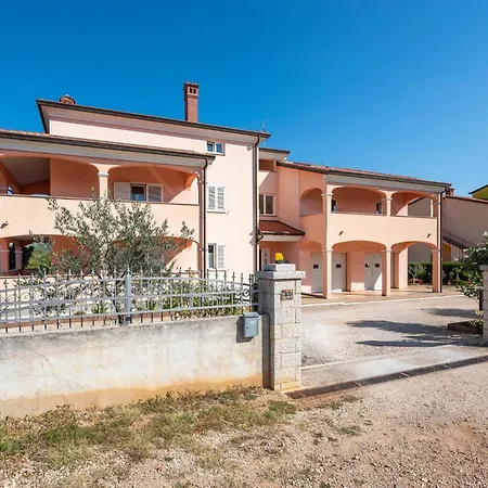 Apartment Amazing In With Kitchen Rovinj