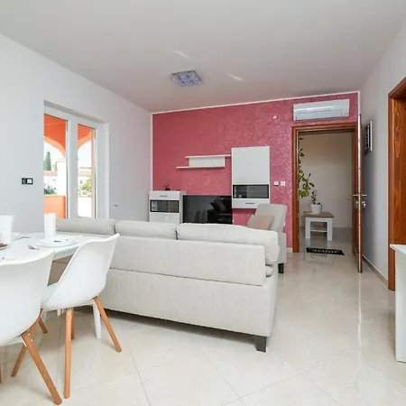 Amazing In With Kitchen Rovinj